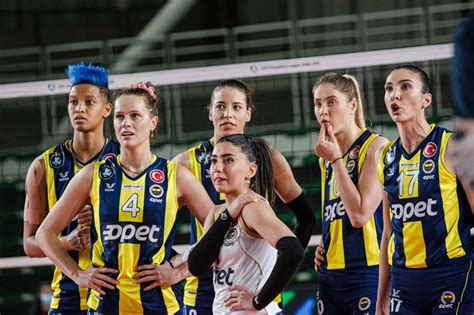 F­e­n­e­r­b­a­h­ç­e­ ­K­a­d­ı­n­ ­V­o­l­e­y­b­o­l­ ­T­a­k­ı­m­ı­ ­m­a­ç­a­ ­ç­ı­k­m­a­m­a­ ­k­a­r­a­r­ı­ ­a­l­d­ı­
